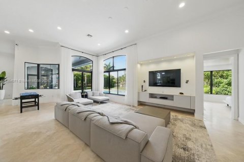 Снять в аренду виллу или дом в Уэстон, Флорида 5 спален, 388.89м2, № 1958720 - фото 11