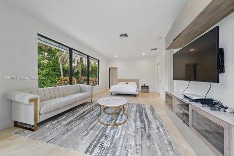 Снять в аренду виллу или дом в Уэстон, Флорида 5 спален, 388.89м2, № 1958720 - фото 17