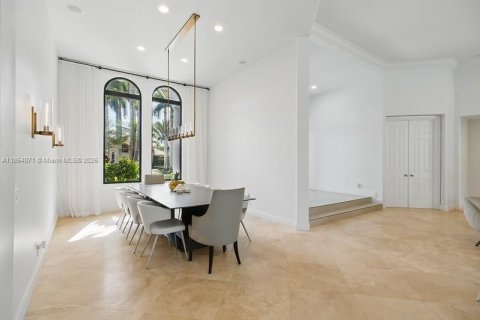 Снять в аренду виллу или дом в Уэстон, Флорида 5 спален, 388.89м2, № 1958720 - фото 10