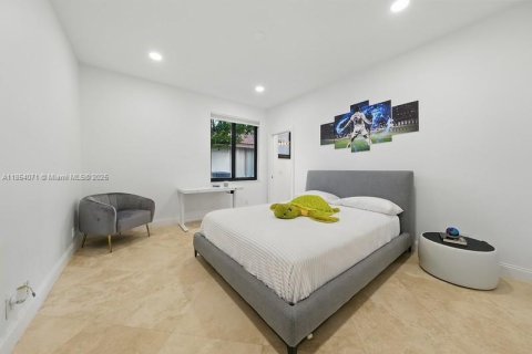 Снять в аренду виллу или дом в Уэстон, Флорида 5 спален, 388.89м2, № 1958720 - фото 19