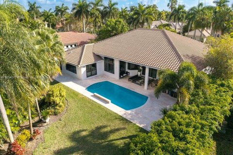 Снять в аренду виллу или дом в Уэстон, Флорида 5 спален, 388.89м2, № 1958720 - фото 3