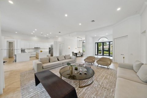 Снять в аренду виллу или дом в Уэстон, Флорида 5 спален, 388.89м2, № 1958720 - фото 8