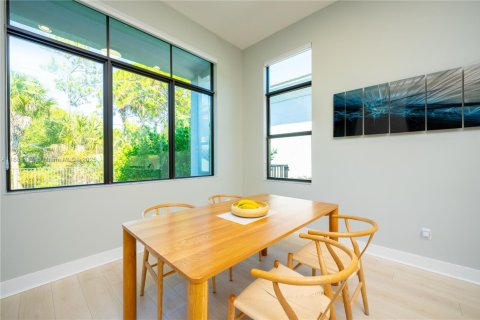 House in Palm Beach Gardens, Florida 4 bedrooms, 408.96 sq.m. № 1939316 - photo 20