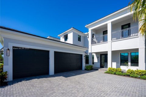 House in Palm Beach Gardens, Florida 4 bedrooms, 408.96 sq.m. № 1939316 - photo 2