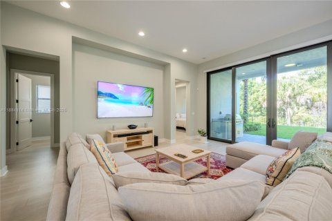 House in Palm Beach Gardens, Florida 4 bedrooms, 408.96 sq.m. № 1939316 - photo 21
