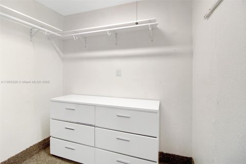 Купить виллу или дом в Хомстед, Флорида 3 спальни, 114.46м2, № 1954375 - фото 12