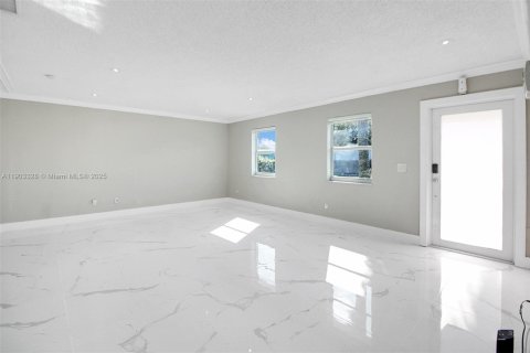 Купить виллу или дом в Хомстед, Флорида 3 спальни, 114.46м2, № 1954375 - фото 14