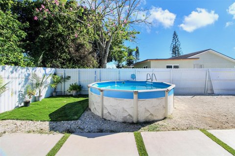 Купить виллу или дом в Хомстед, Флорида 3 спальни, 114.46м2, № 1954375 - фото 25