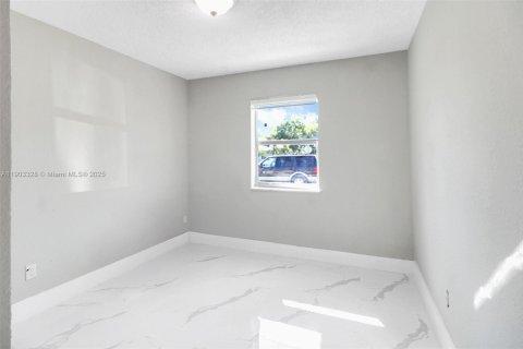 Купить виллу или дом в Хомстед, Флорида 3 спальни, 114.46м2, № 1954375 - фото 9