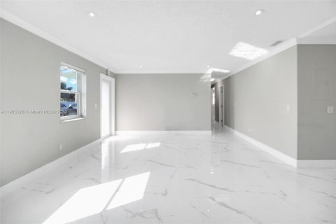 Купить виллу или дом в Хомстед, Флорида 3 спальни, 114.46м2, № 1954375 - фото 5