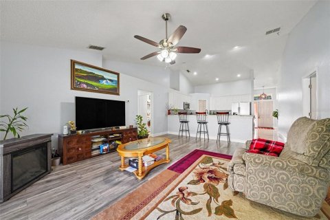House in Leesburg, Florida 3 bedrooms, 167.69 sq.m. № 2408805 - photo 10