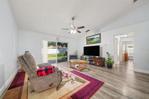 House in Leesburg, Florida 3 bedrooms, 167.69 sq.m. № 2408805 - photo 5
