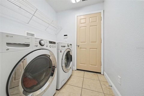 House in Leesburg, Florida 3 bedrooms, 167.69 sq.m. № 2408805 - photo 22