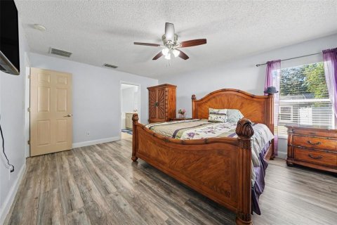 House in Leesburg, Florida 3 bedrooms, 167.69 sq.m. № 2408805 - photo 16