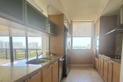 Condominio en alquiler en Sunny Isles Beach, Florida, 2 dormitorios, 124.67 m2 № 2317561 - foto 7
