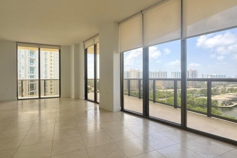 Condominio en alquiler en Sunny Isles Beach, Florida, 2 dormitorios, 124.67 m2 № 2317561 - foto 2