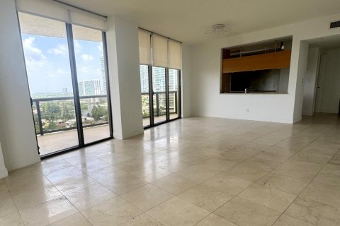 Condominio en alquiler en Sunny Isles Beach, Florida, 2 dormitorios, 124.67 m2 № 2317561 - foto 3