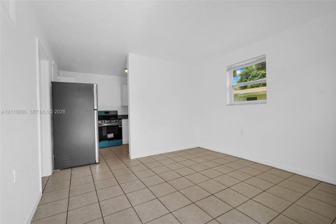Villa ou maison à louer à El Portal, Floride: 1 chambre, 74.32 m2 № 2426272 - photo 13