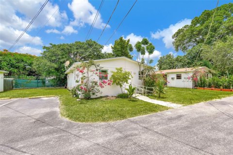 Villa ou maison à louer à El Portal, Floride: 1 chambre, 74.32 m2 № 2426272 - photo 19