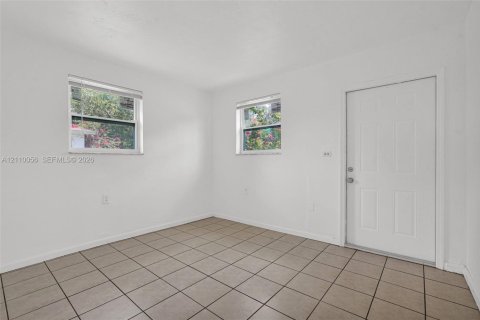 Villa ou maison à louer à El Portal, Floride: 1 chambre, 74.32 m2 № 2426272 - photo 14