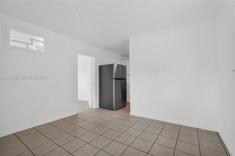 Villa ou maison à louer à El Portal, Floride: 1 chambre, 74.32 m2 № 2426272 - photo 12