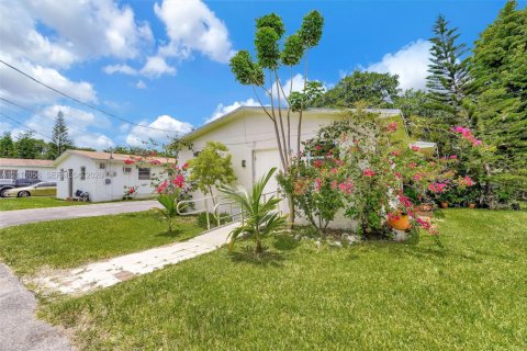 Villa ou maison à louer à El Portal, Floride: 1 chambre, 74.32 m2 № 2426272 - photo 23