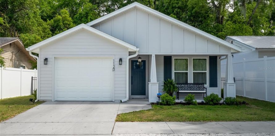 House in Gainesville, Florida 3 bedrooms, 113.25 sq.m. № 1681557