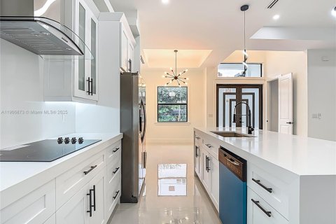 Купить виллу или дом в Лихай-Эйкерс, Флорида 4 спальни, 199.74м2, № 1965800 - фото 10