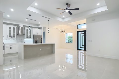 Купить виллу или дом в Лихай-Эйкерс, Флорида 4 спальни, 199.74м2, № 1965800 - фото 14