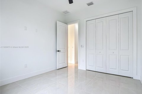 Купить виллу или дом в Лихай-Эйкерс, Флорида 4 спальни, 199.74м2, № 1965800 - фото 30