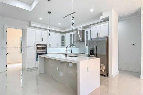 Купить виллу или дом в Лихай-Эйкерс, Флорида 4 спальни, 199.74м2, № 1965800 - фото 7