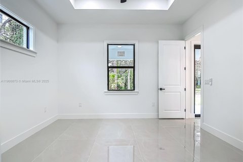 Купить виллу или дом в Лихай-Эйкерс, Флорида 4 спальни, 199.74м2, № 1965800 - фото 21