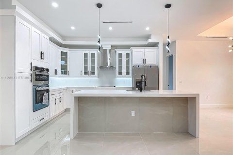 Купить виллу или дом в Лихай-Эйкерс, Флорида 4 спальни, 199.74м2, № 1965800 - фото 12