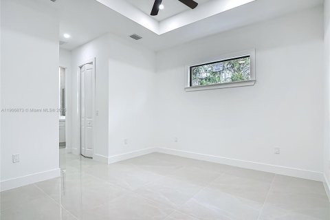 Купить виллу или дом в Лихай-Эйкерс, Флорида 4 спальни, 199.74м2, № 1965800 - фото 19