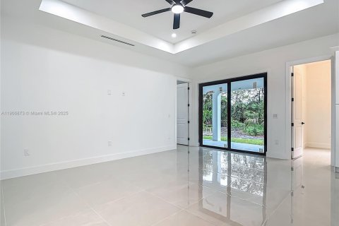 Купить виллу или дом в Лихай-Эйкерс, Флорида 4 спальни, 199.74м2, № 1965800 - фото 16