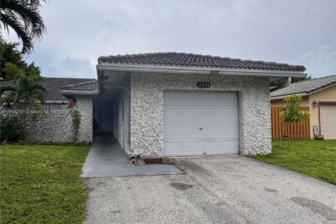 Villa ou maison à vendre à Coral Springs, Floride: 3 chambres, 124.02 m2 № 1942099 - photo 2