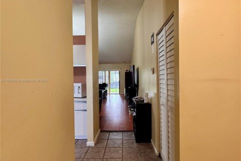 Villa ou maison à vendre à Coral Springs, Floride: 3 chambres, 124.02 m2 № 1942099 - photo 3