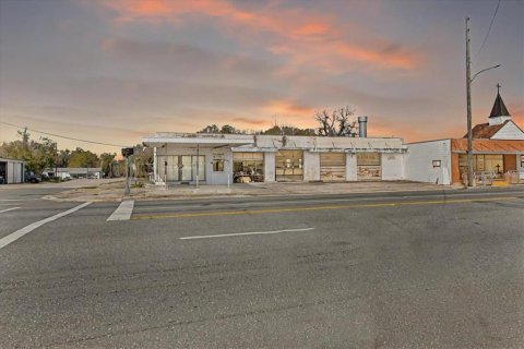 Propiedad comercial en venta en Chiefland, Florida, 218.51 m2 № 1914585 - foto 1