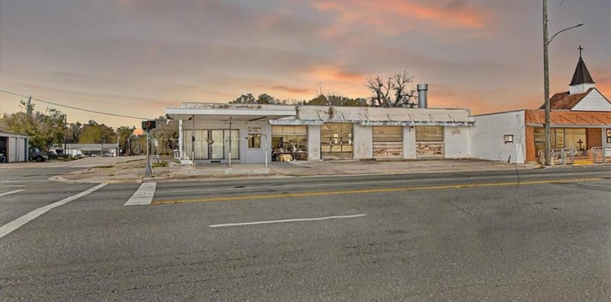 Immobilier commercial à Chiefland, Floride 218.51 m2 № 1914585