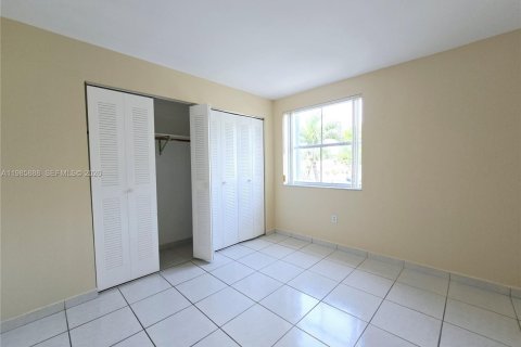 Снять в аренду кондоминиум в Майами, Флорида 2 спальни, 95.13м2, № 2048166 - фото 15