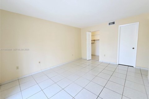 Снять в аренду кондоминиум в Майами, Флорида 2 спальни, 95.13м2, № 2048166 - фото 21