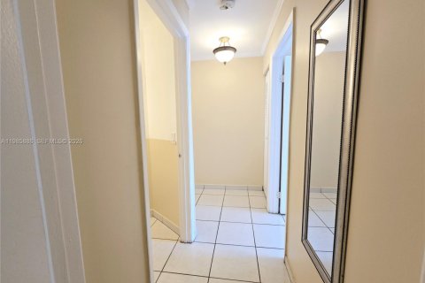 Снять в аренду кондоминиум в Майами, Флорида 2 спальни, 95.13м2, № 2048166 - фото 19