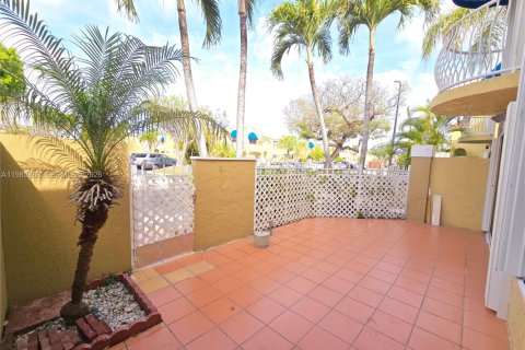 Снять в аренду кондоминиум в Майами, Флорида 2 спальни, 95.13м2, № 2048166 - фото 30