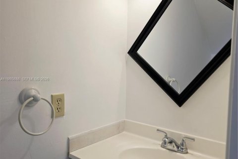 Снять в аренду кондоминиум в Майами, Флорида 2 спальни, 95.13м2, № 2048166 - фото 8