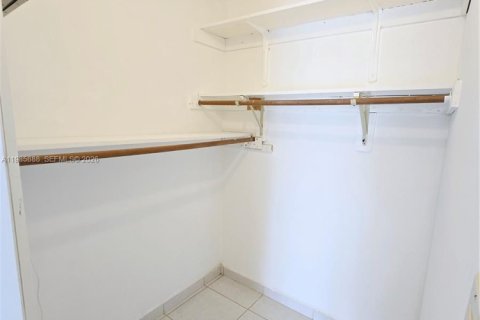 Снять в аренду кондоминиум в Майами, Флорида 2 спальни, 95.13м2, № 2048166 - фото 22