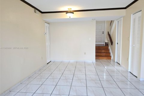 Снять в аренду кондоминиум в Майами, Флорида 2 спальни, 95.13м2, № 2048166 - фото 10