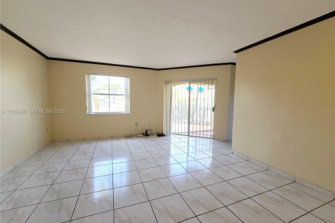 Снять в аренду кондоминиум в Майами, Флорида 2 спальни, 95.13м2, № 2048166 - фото 7