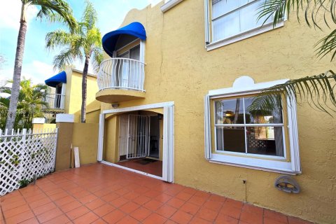 Снять в аренду кондоминиум в Майами, Флорида 2 спальни, 95.13м2, № 2048166 - фото 29