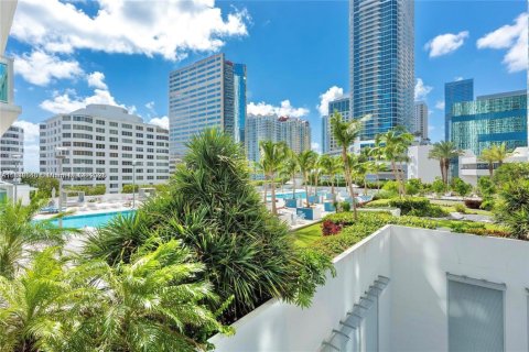 Condo in Miami, Florida, 1 bedroom  № 1816438 - photo 12