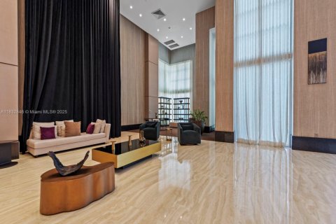 Condo in Miami, Florida, 1 bedroom  № 1816438 - photo 15
